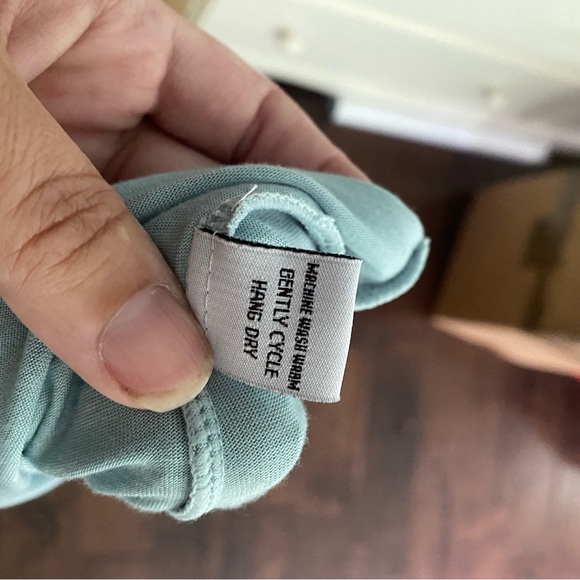 Island Importer Top Medium Pebble Blue Bangkok Jersey Rayon NWT - Picture 14 of 16